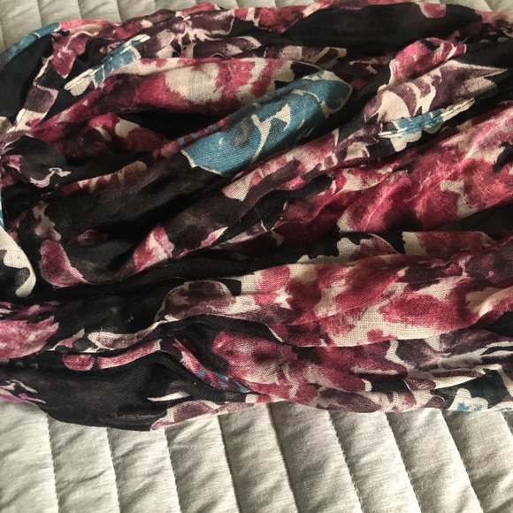 Garage Scarf - Picture 2 of 2